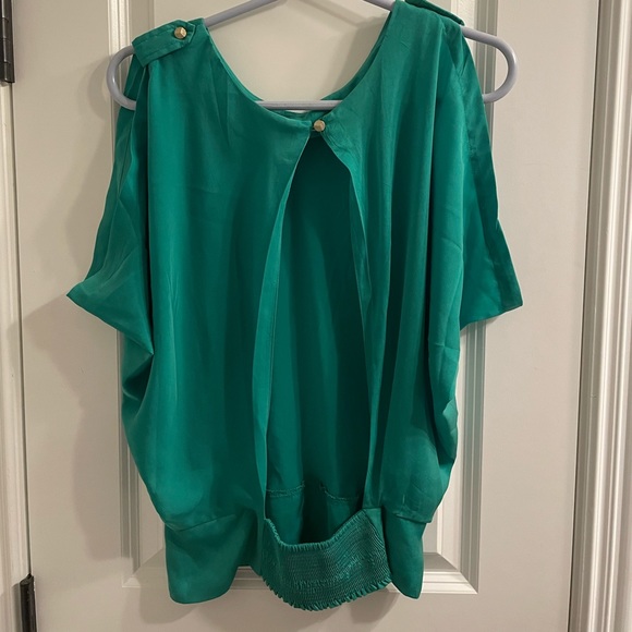 Emerald green open back shirt - Picture 4 of 4
